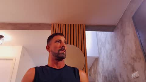 Snapshot of tinoclandestino chatting on 01/11/25, 04:03 tinoclandestino online show from 01/11/25, 04:03