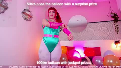 Snapshot of tiny__emmy chatting on 12/22/24, 05:53 Emmy blue berry1 online show from 12/22/24, 05:53