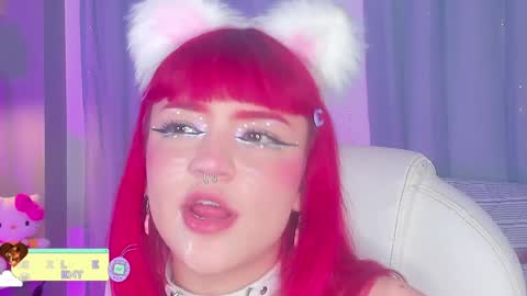 Snapshot of tiny__emmy chatting on 01/06/25, 12:37 Emmy blue berry1 online show from 01/06/25, 12:37