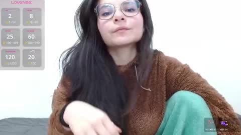 Tiny Caroline online show from 12/10/24, 02:59