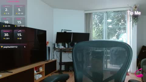 Tiny Caroline online show from 11/25/25, 11:27