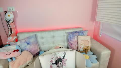 tiny_cora online show from 05/16/26, 04:39