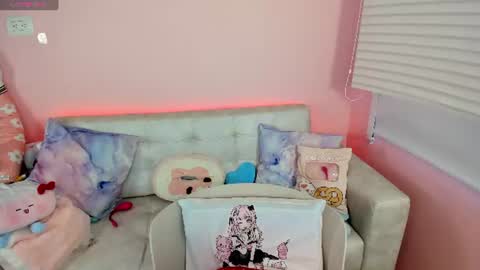 Snapshot of tiny_cora chatting on 06/19/26, 04:33 tiny_cora online show from 06/19/26, 04:33