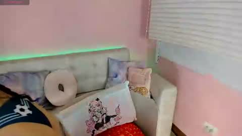 Snapshot of tiny_cora chatting on 06/22/26, 04:48 tiny_cora online show from 06/22/26, 04:48
