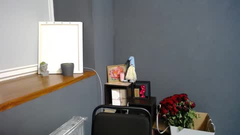 Gloria online show from 02/25/25, 07:20