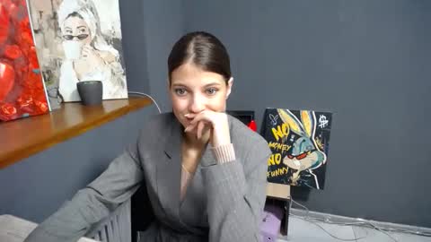 Gloria online show from 10/08/25, 06:22