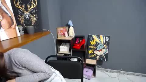 Gloria online show from 10/13/25, 06:13