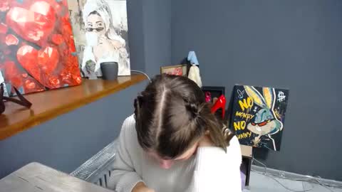 Gloria online show from 10/14/25, 06:03