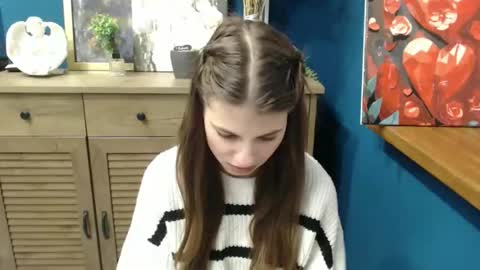 Gloria online show from 11/24/25, 08:03