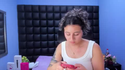 Snapshot of tiny_love_ chatting on 02/09/26, 02:48 tiny online show from 02/09/26, 02:48