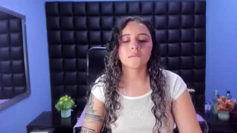 Snapshot of tiny_love_ chatting on 02/12/26, 03:23 tiny online show from 02/12/26, 03:23