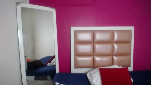 Snapshot of tiny_sarah1 chatting on 11/04/25, 04:33 tiny_sarah1 online show from 11/04/25, 04:33