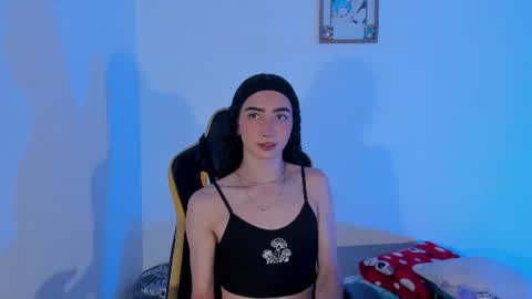Thomm  Independent Model online show from 06/25/26, 12:10