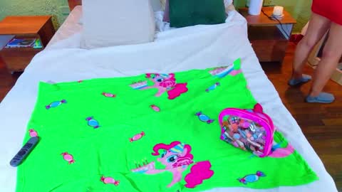 tiny_whore18 online show from 04/04/26, 08:34