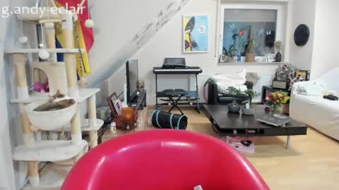 Snapshot of tiny_williams chatting on 09/15/25, 04:12 Tiny online show from 09/15/25, 04:12