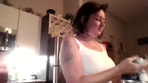 Snapshot of tinyassbossymilf chatting on 07/17/26, 01:01 tinyassbossymilf online show from 07/17/26, 01:01