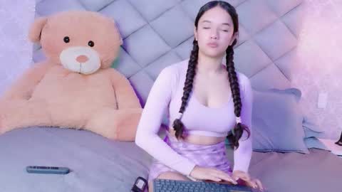 Snapshot of tinycurlqueen chatting on 12/01/25, 07:19 TinyCurlQueen online show from 12/01/25, 07:19