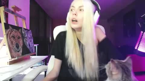 stage Kylie Sinner  brand CLITBAIT online show from 09/24/25, 01:31