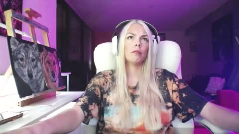 stage Kylie Sinner  brand CLITBAIT online show from 09/28/25, 05:24