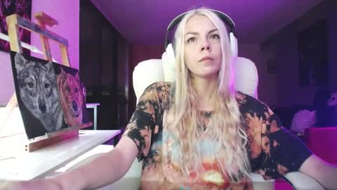 stage Kylie Sinner  brand CLITBAIT online show from 09/28/25, 11:10