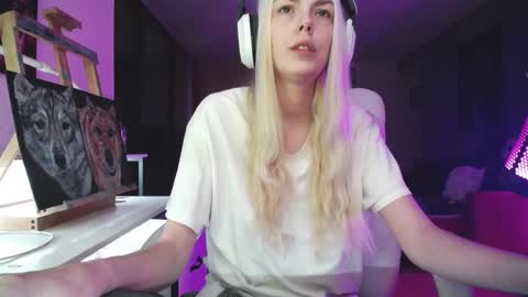 stage Kylie Sinner  brand CLITBAIT online show from 10/04/25, 04:54