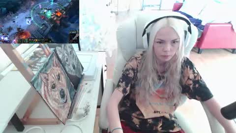 stage Kylie Sinner  brand CLITBAIT online show from 11/25/25, 12:05