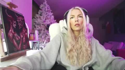 stage Kylie Sinner  brand CLITBAIT online show from 12/15/25, 09:08