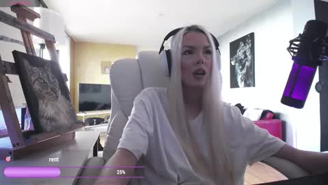 stage Kylie Sinner  brand CLITBAIT online show from 03/11/26, 07:53