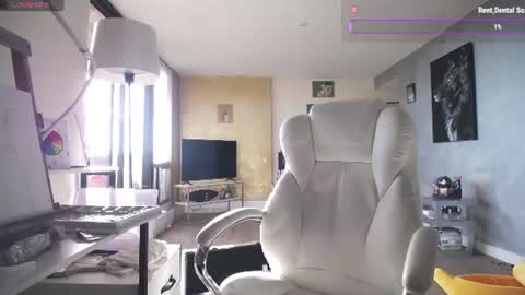 Snapshot of tinykylie chatting on 07/11/26, 10:00 stage Kylie Sinner brand CLITBAIT online show from 07/11/26, 10:00