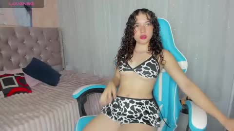 tinysophi online show from 10/24/25, 01:57