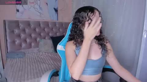 tinysophi online show from 12/02/25, 01:11