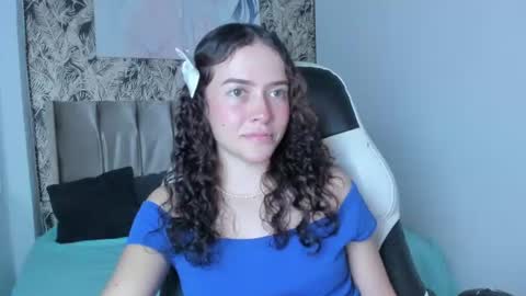 Snapshot of tinysophi chatting on 07/08/26, 03:38 tinysophi online show from 07/08/26, 03:38