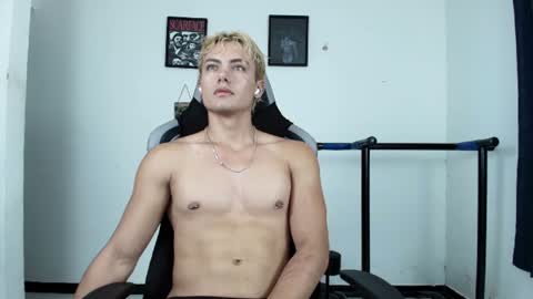 Snapshot of titan_fitness chatting on 06/22/26, 05:15 Kevin online show from 06/22/26, 05:15