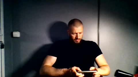 Snapshot of titan_heart chatting on 06/23/26, 07:23 titan_heart online show from 06/23/26, 07:23