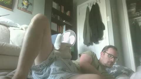Snapshot of titlovercums chatting on 05/17/26, 10:44 titlovercums online show from 05/17/26, 10:44