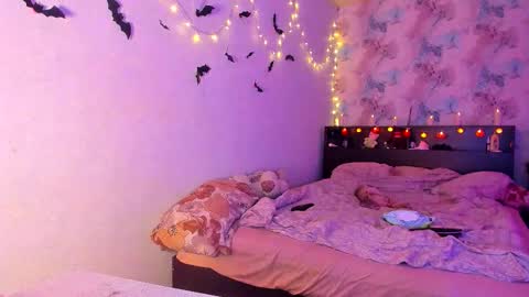 tits_your_dreams online show from 10/11/25, 11:58