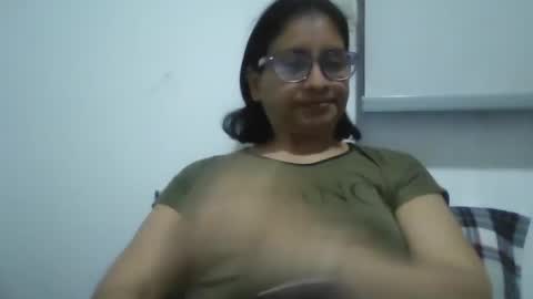 Ester online show from 09/28/25, 10:59