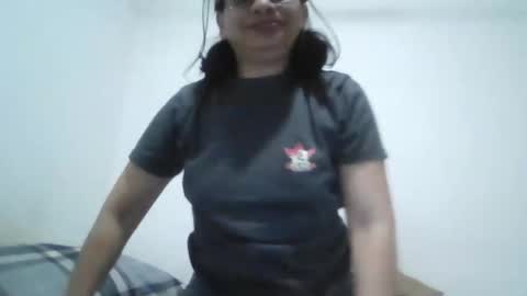 Ester online show from 10/17/25, 11:07