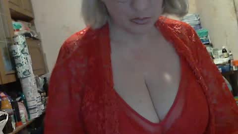Snapshot of tittylina chatting on 10/14/25, 10:10 tittylina online show from 10/14/25, 10:10