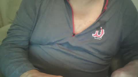 tittyloverr69 online show from 12/19/24, 10:02