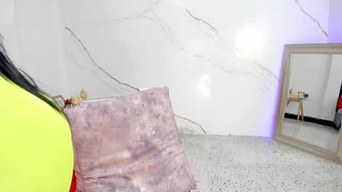 Tivizay online show from 12/04/25, 02:37