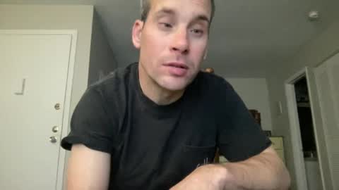 Snapshot of tleigh24 chatting on 02/21/25, 12:27 tleigh24 online show from 02/21/25, 12:27