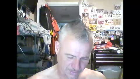 Snapshot of tnash24 chatting on 05/21/26, 11:01 tx46m online show from 05/21/26, 11:01