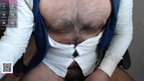 Snapshot of toaster1993 chatting on 10/31/25, 08:15 Leonel online show from 10/31/25, 08:15