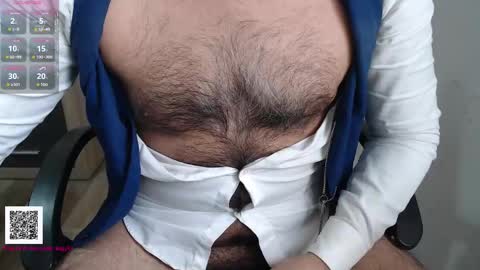 Snapshot of toaster1993 chatting on 11/14/25, 08:46 Leonel online show from 11/14/25, 08:46