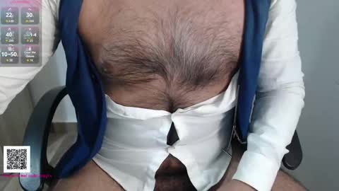 Snapshot of toaster1993 chatting on 11/21/25, 07:12 Leonel online show from 11/21/25, 07:12