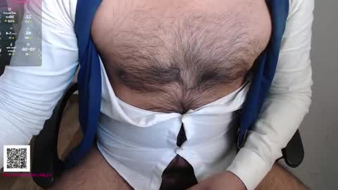 Snapshot of toaster1993 chatting on 11/27/25, 03:36 Leonel online show from 11/27/25, 03:36