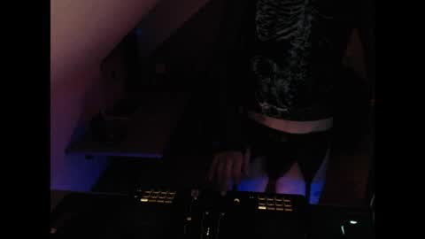 tobi676 online show from 05/17/26, 02:42