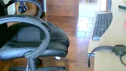 Snapshot of tobikoyuzu chatting on 01/17/26, 01:05 Tobiko online show from 01/17/26, 01:05