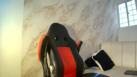 toji lee online show from 01/11/26, 08:14